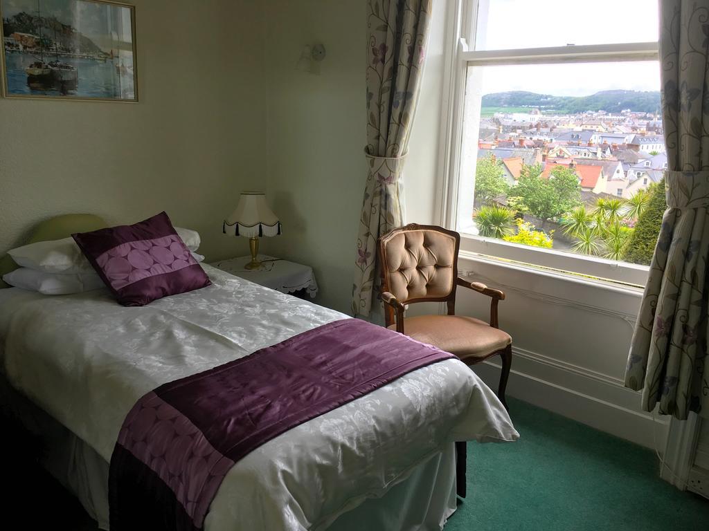 Bron Orme Private Hotel Llandudno Exteriör bild